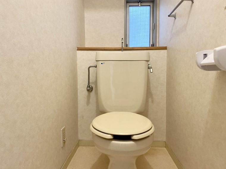 千代田戸建のトイレ|落ち着いたトイレです
