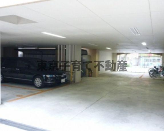 ヒルコート千駄木の駐車場