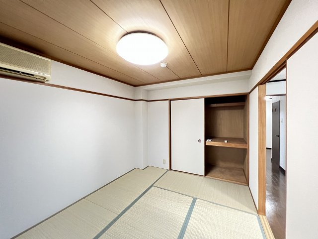 シャルム岡本の和室