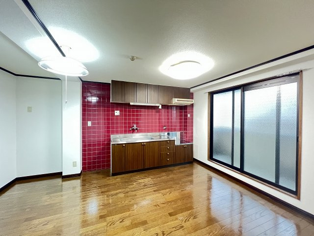 シャルム岡本の居間・リビング