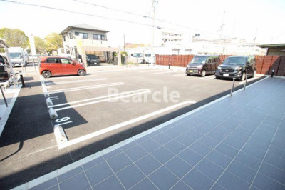 【駐車場】 | ジュネビーブⅡ | 駐車場完備です