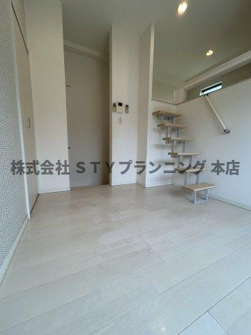 仲介手数料0円！グリーンレイク中小田井の居間・リビング