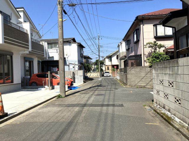 戸建 東久留米市幸町４丁目の前面道路含む現地写真