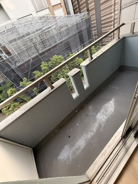 東海西神田マンションのバルコニー