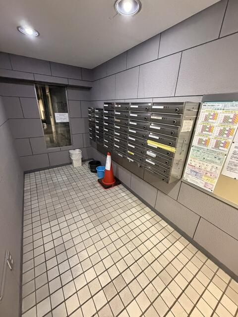 東海西神田マンションのロビー