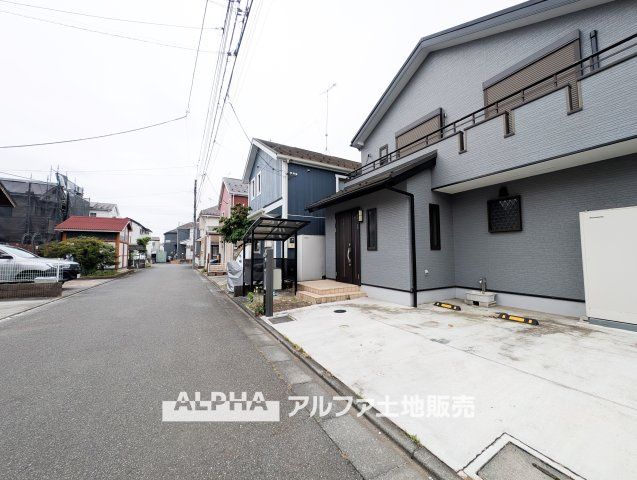 昭島市大神町４丁目の中古一戸建の外観|【Morning Light】◆朝の光から始まる暮らし◆
やわらかな光が差し込む住まい。ここで迎える朝が、慌ただしい日常に少しの余裕と穏やかな時間を届けてくれる。