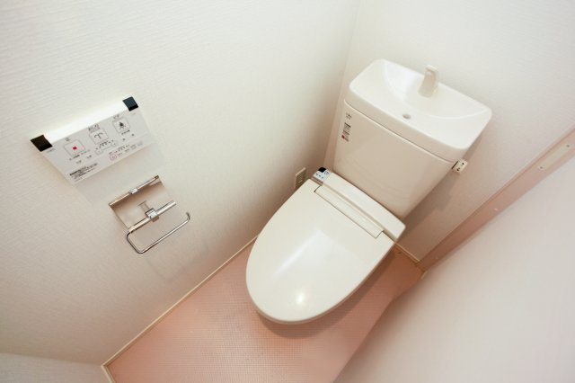 サヴォイコートオブアームズ　9階のトイレ|別号室のもの（反転タイプ）になります。現状優先。