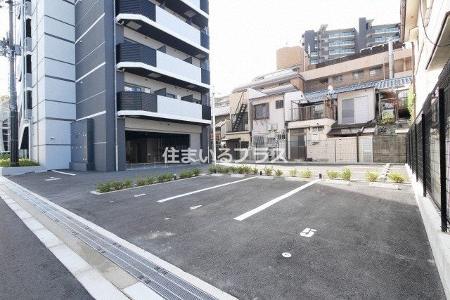 S-RESIDENCE都島Luxの駐車場