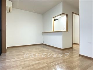 Ｒｏｙａｌ　Ｍａｉｓｏｎの居間・リビング|対面キッチン