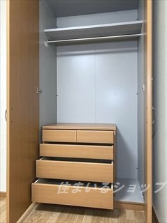 Ｒｏｙａｌ　Ｍａｉｓｏｎの収納|引き出し・扉にミラー付き