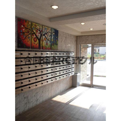 【エントランス】 | ロイヤルコーポ | 建物の内部です