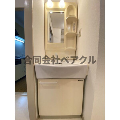 【洗面所】 | ロイヤルコーポ | 広い洗面スペース