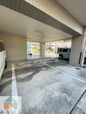 【駐車場】 | ロイヤル楠元