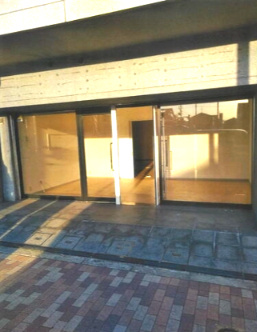 西院高田町　貸店舗・事務所のエントランス