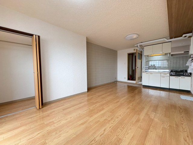富士マンション浪花　503号室の居間・リビング