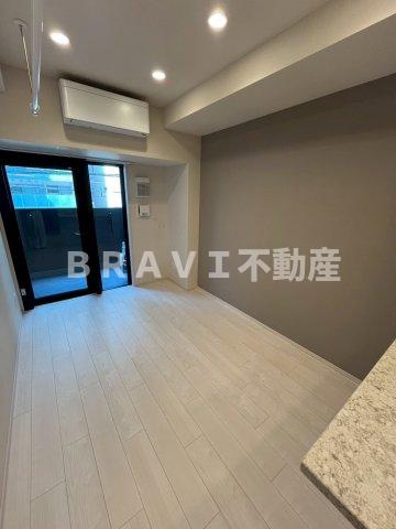 K-COURT谷町四丁目　BRAVI不動産の居間・リビング|【K-COURT谷町四丁目】使いやすいリビングです