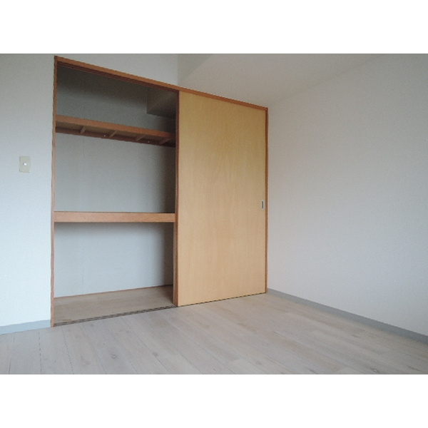 福岡市中央区小笹４丁目の賃貸マンションの収納