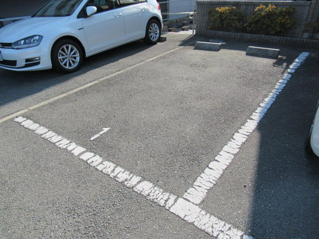 カーサアリビオの駐車場