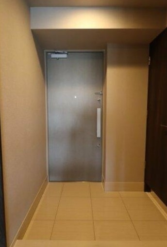 ジェノヴィア赤羽の玄関