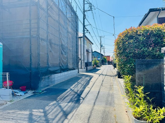八王子市　長房町　新築一戸建て　３３期の前面道路含む現地写真|～南西4ｍ道路に面しています～