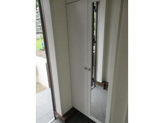 トリプレックス　警固小学校の玄関|トリプレックス