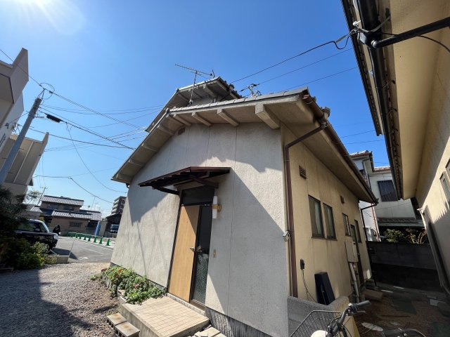 奥田本町貸家のエントランス