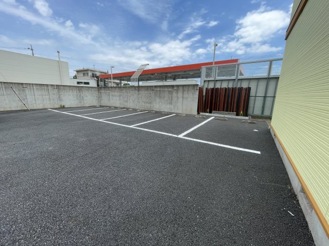 メガシティの駐車場