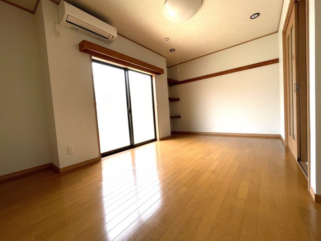 メガシティの洋室