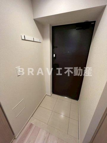 K-COURT谷町四丁目　BRAVI不動産の玄関|【K-COURT谷町四丁目】収納もある玄関です