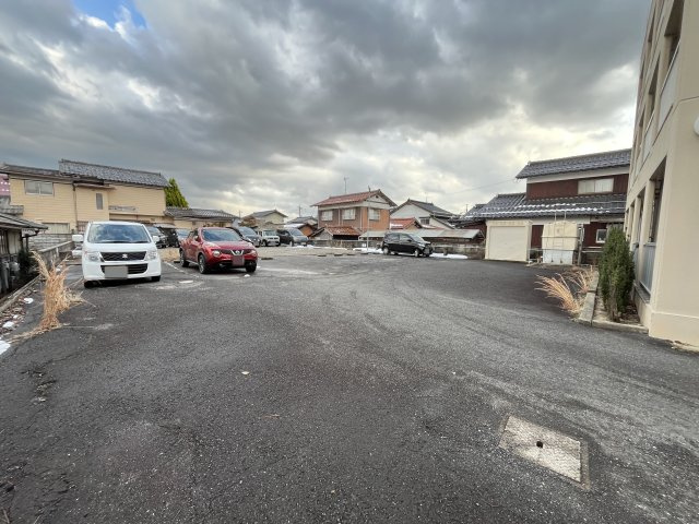 ニューksハイツの駐車場