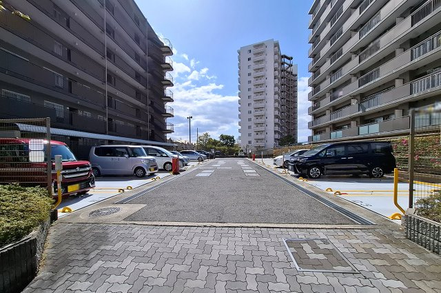 ディアウイング貝塚Ⅰ番館の駐車場|駐車場