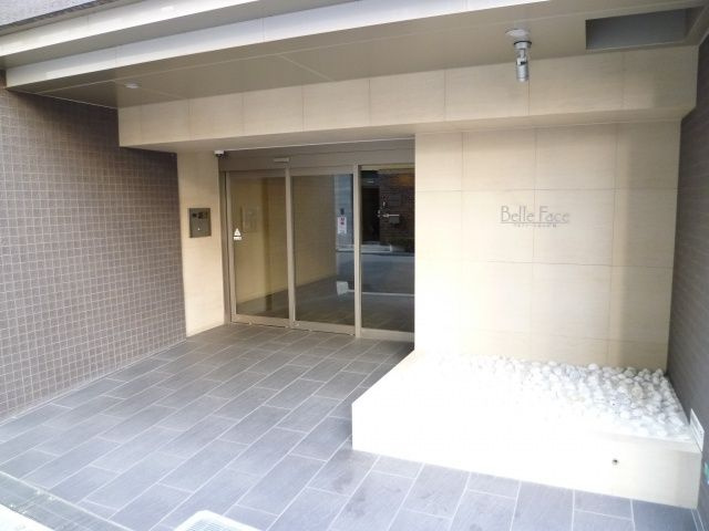 ドゥーエなんば南のエントランス