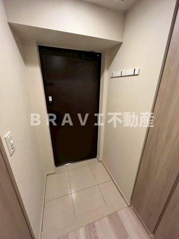 K-COURT谷町四丁目　BRAVI不動産の玄関|【K-COURT谷町四丁目】収納もある玄関です