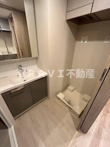 K-COURT谷町四丁目　BRAVI不動産の洗面所|【K-COURT谷町四丁目】ゆったりとスペースのある洗面所