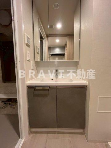 K-COURT谷町四丁目　BRAVI不動産の独立洗面台|【K-COURT谷町四丁目】朝の身支度には欠かせない独立洗面化粧台