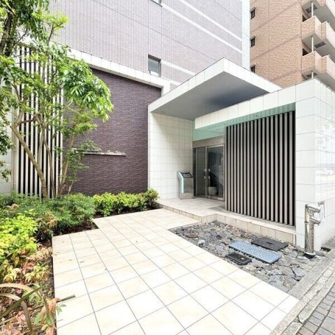 トレヴィ高岳のエントランス