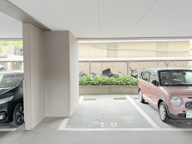エイルヴィラ大橋南の駐車場