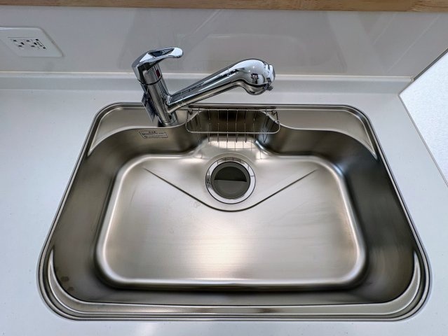 クレイドルガーデン糸満市座波 第３・２号棟のキッチン|浄水器付きキッチンの流し台