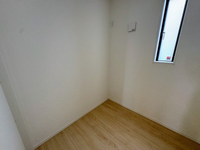 クレイドルガーデン糸満市座波 第３・２号棟の洋室|用途多彩な２階テレワークルーム２帖／在宅ワークもしっかり集中できる空間◎
