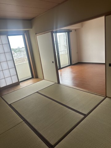 シティハイツ根津の和室