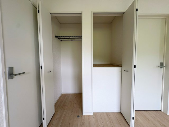 クレイドルガーデン糸満市座波 第３・４号棟のその他|２階主寝室８帖には、便利なクローゼット＆収納を設置