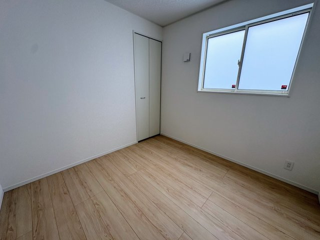 クレイドルガーデン糸満市座波 第３・４号棟の洋室|２階洋室4.5帖