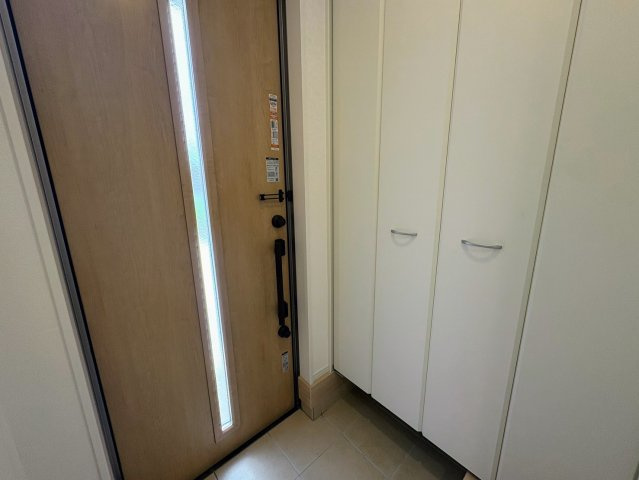 クレイドルガーデン糸満市座波 第３・４号棟のその他|可動式棚で靴の量や高さに合わせて自由に調整可能◎使い勝手も良く、見た目もスッキリ◎
