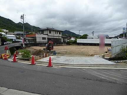 安佐北区小河原町字片山の前面道路含む現地写真