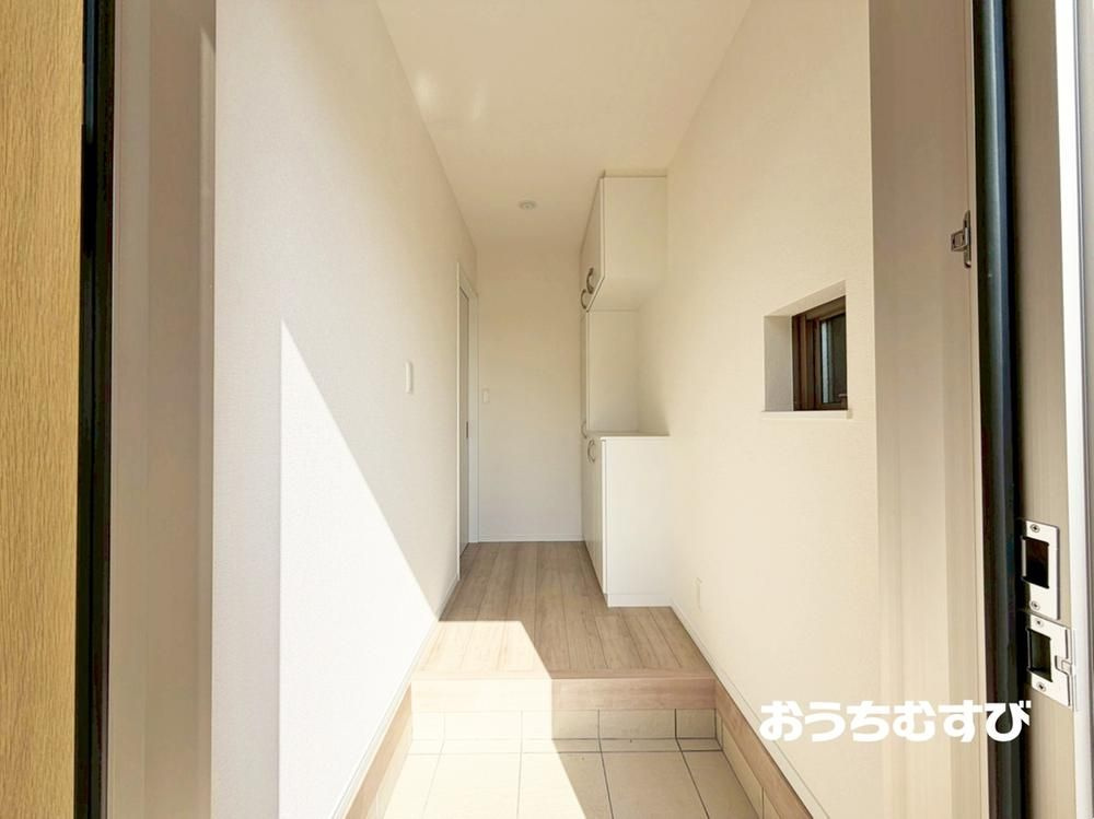 小牧市安田町(全2棟)の玄関