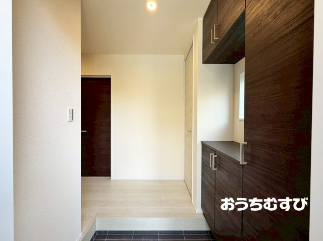 小牧市小木(全9棟)の玄関