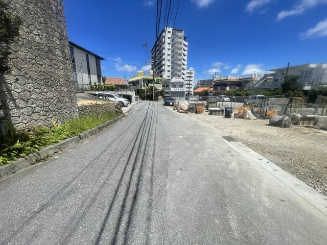 南風原町新川（全3棟）の前面道路含む現地写真|※南西側公道5.5m♪