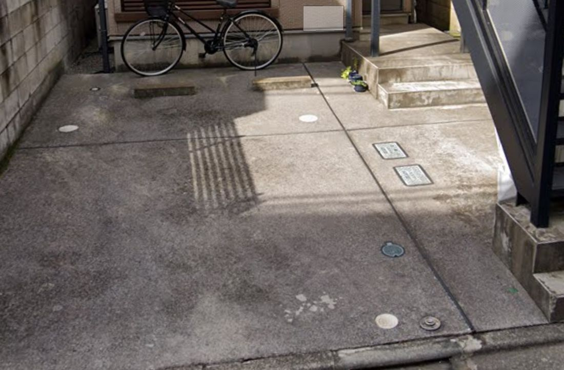 フラット　Ｈの駐車場|敷地内駐車場有☆