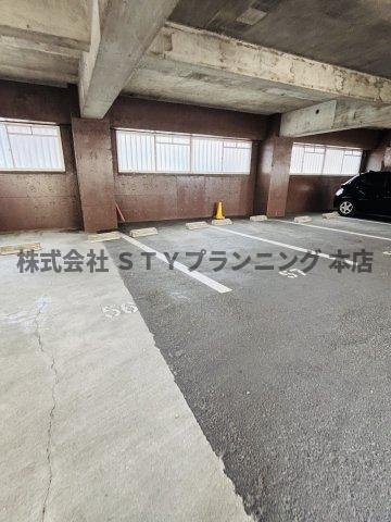 仲介手数料0円！スカイハイツ塚本の駐車場