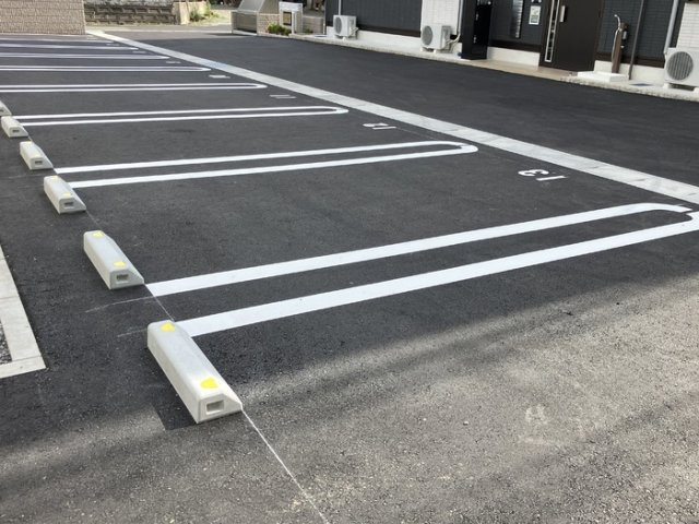 熊本市南区出仲間１丁目のアパートの駐車場